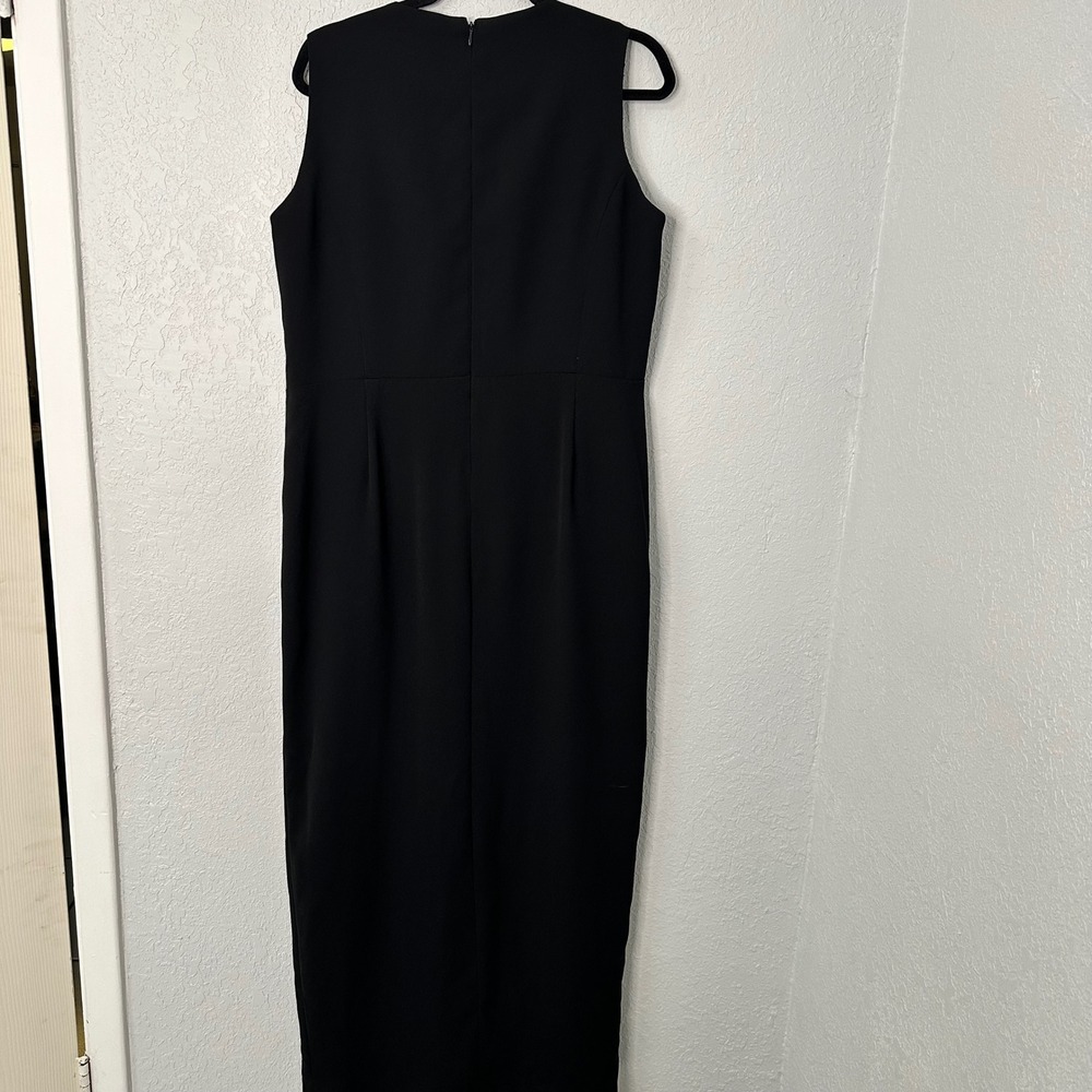 Chic Black Women's Pantsuit with Shimmering Detail - Picture 6 of 11